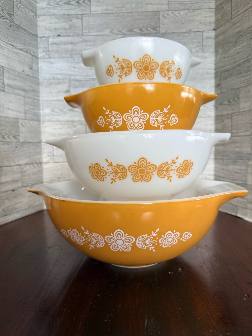 Vintage Pyrex Butterfly Gold Cinderella Mixing Bowl Set